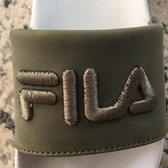 Fila Slides - Picture 4 of 4